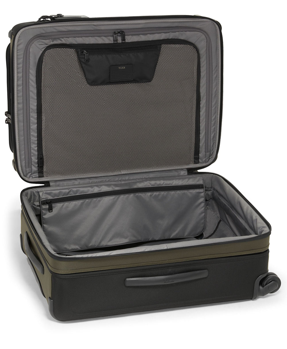 Short Trip Expandable 4 Wheeled Packing Case