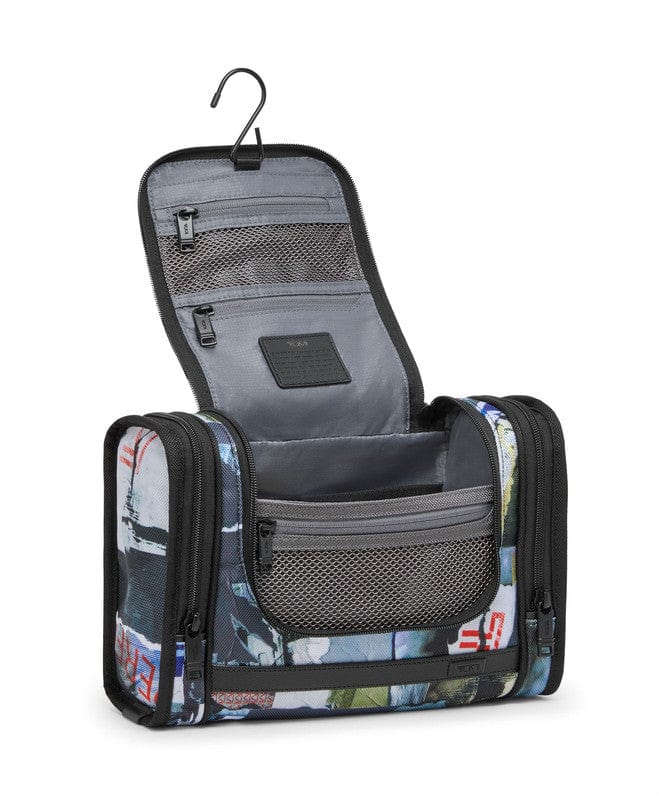 Hanging Travel Kit