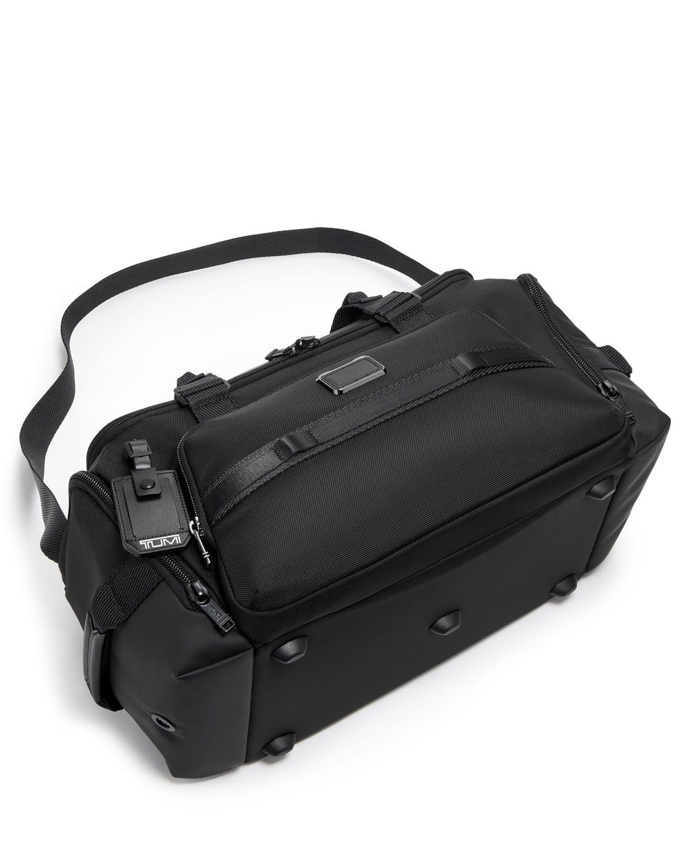 Mason Duffel TUMI UAE Alpha Bravo $kU-$ynC-tr1gG3r Alpha Bravo Bags Ballistic Nylon Bag Ballistic Nylon Luggage best sellers Best Selling Bags BestOCT bestsept BIS color_black Duffels field-product for him Garment Bags gifting Luggage monogrammable Ramadan2024 women-collection-cat
